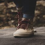 Douleur sous le talon pendant la marche ou le sport
