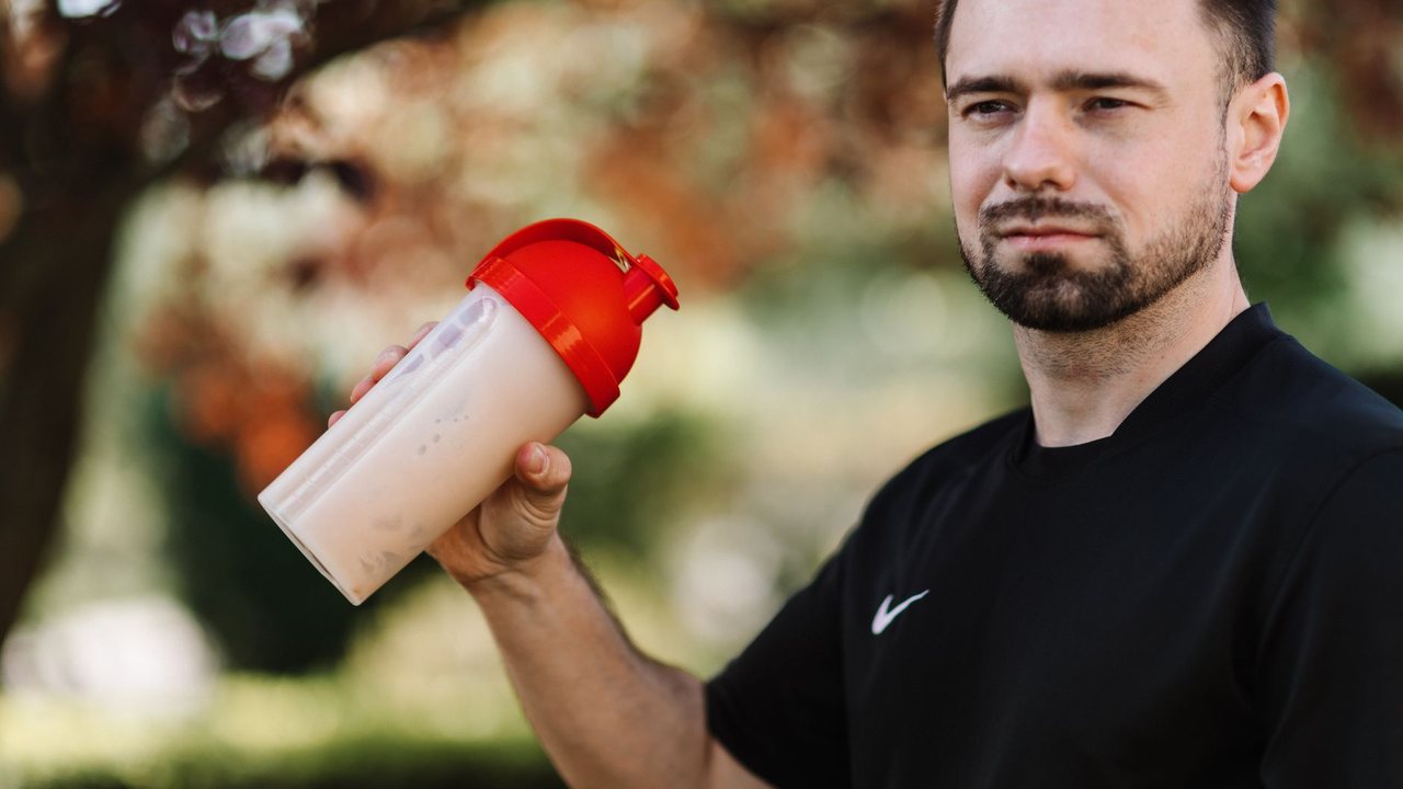 Protéines en poudre : effets secondaires possibles et bons réflexes