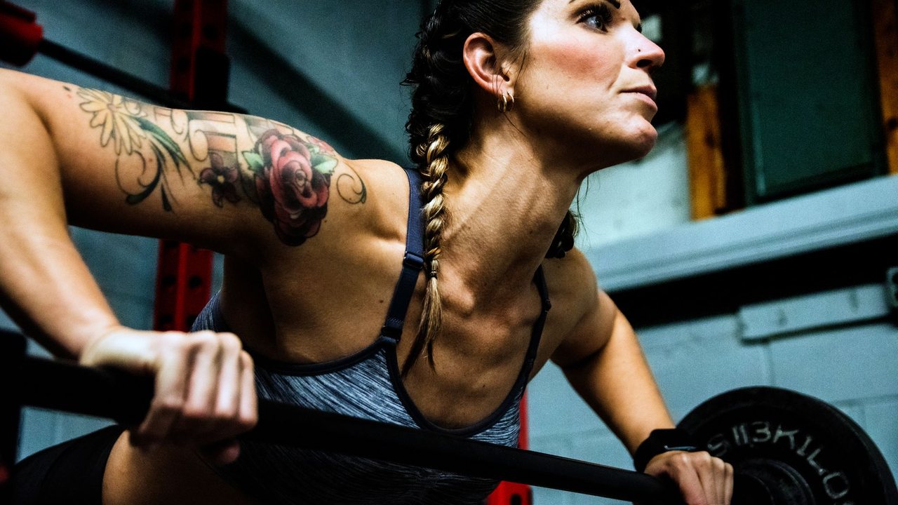 Rowing à la barre : bien placer son dos et progresser sans tricher
